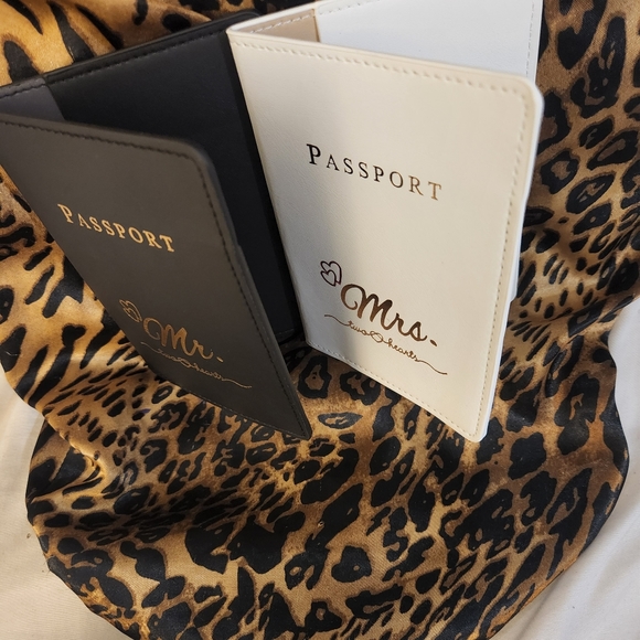 Passport Case Set - Picture 4 of 8